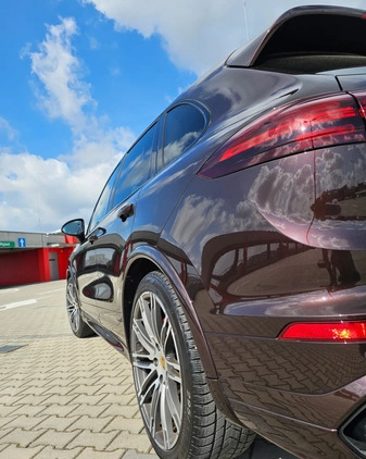 Porsche Cayenne cena 209100 przebieg: 146000, rok produkcji 2015 z Kielce małe 562